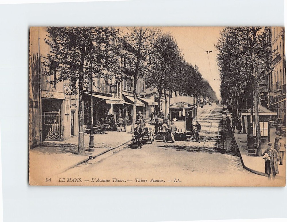 Postcard Thiers Avenue Le Mans France