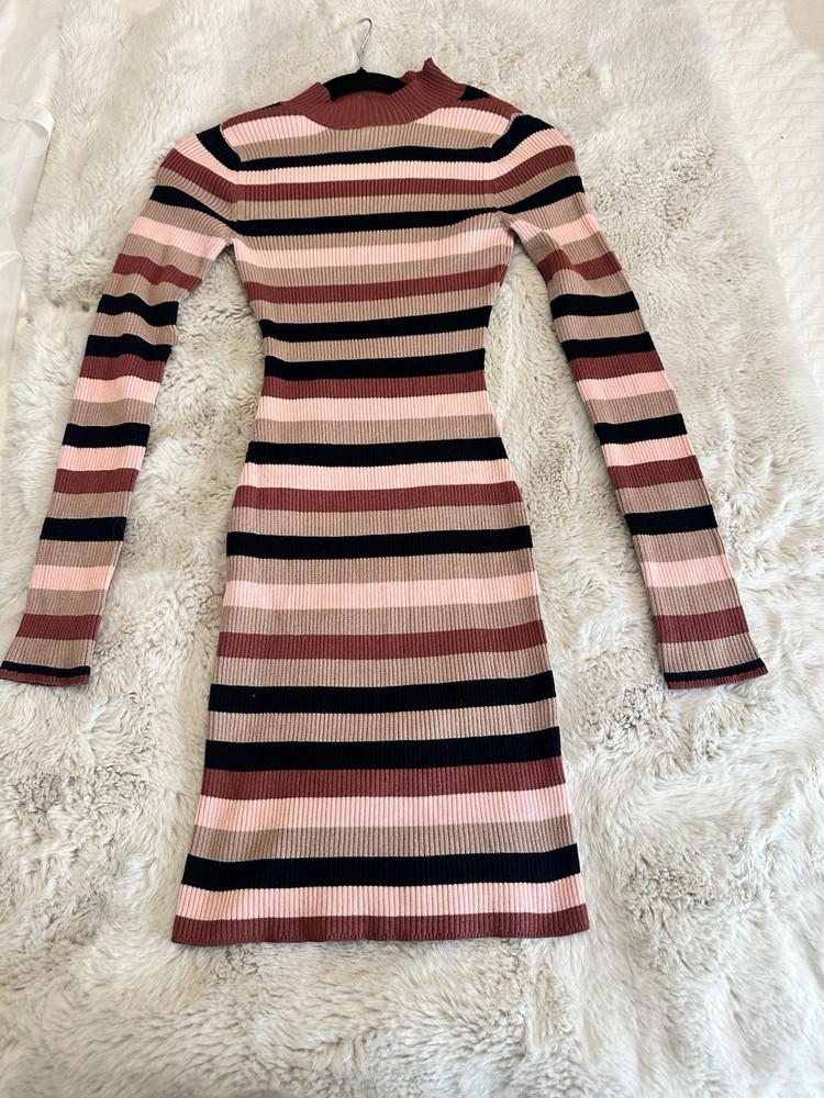 Derek Heart ribbed knit bodycon dress with long sleeves Size S