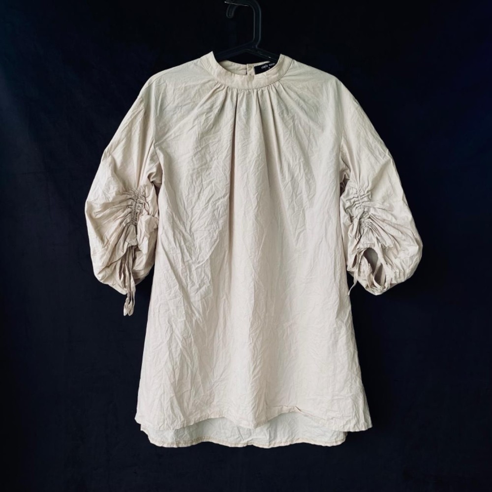 Cute medieval off-white blouse with draped sleeves size small