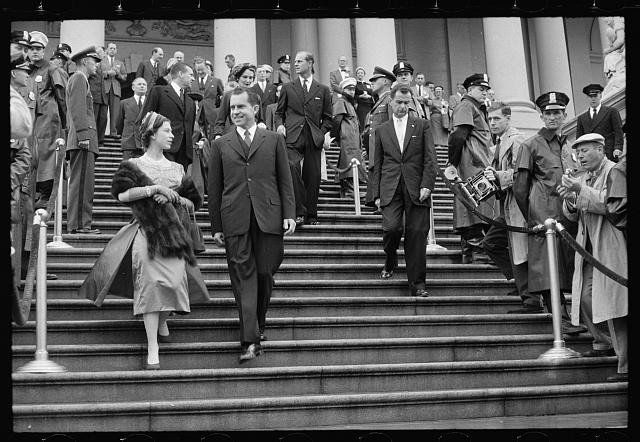 Photo:Queen Elizabeth II 1957 Stairs Royal Visit Event Crowd Press