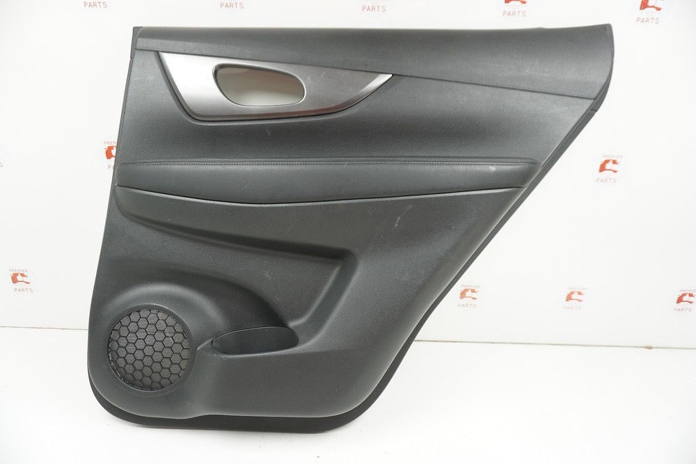 Rh 2015-2016 Nissan Rogue Rear Right Passenger Side Door Trim Panel Used Black