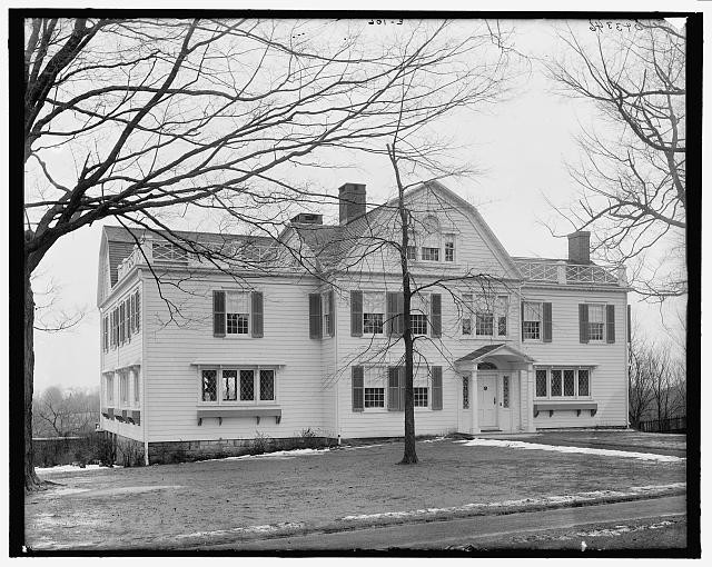 Photo:Clubhouse Exterior New York City 1900s