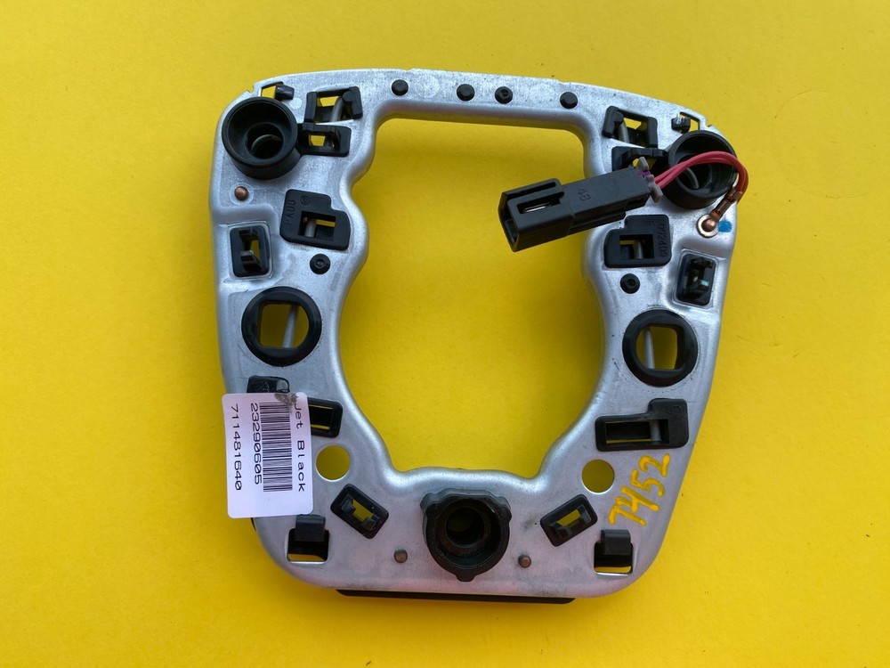 2010-2017 GMC TERRAIN STEERING WHEEL CENTER SUPPORT MOUNT BRACKET OEM 23290605