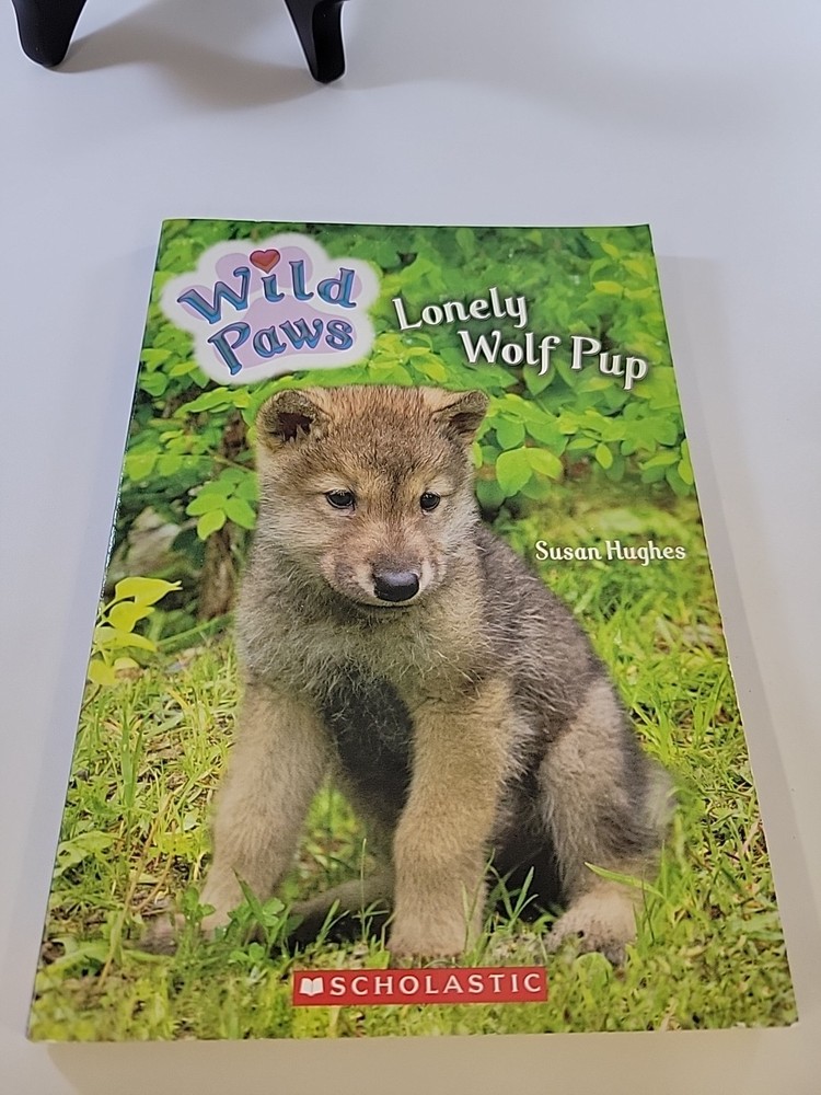 Lonely Wolf Pup by Susan Hughes PB