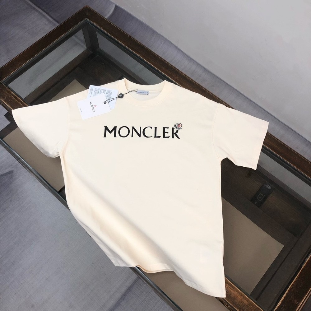 Moncler Unisex Oversized White Classic Crew-Neck Short-Sleeve Shirt M