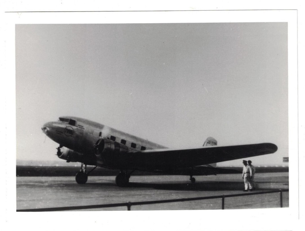 Vintage C:1980 Twa Airlines Prop Plane On Tarmac B&W 5X7 Photo #2