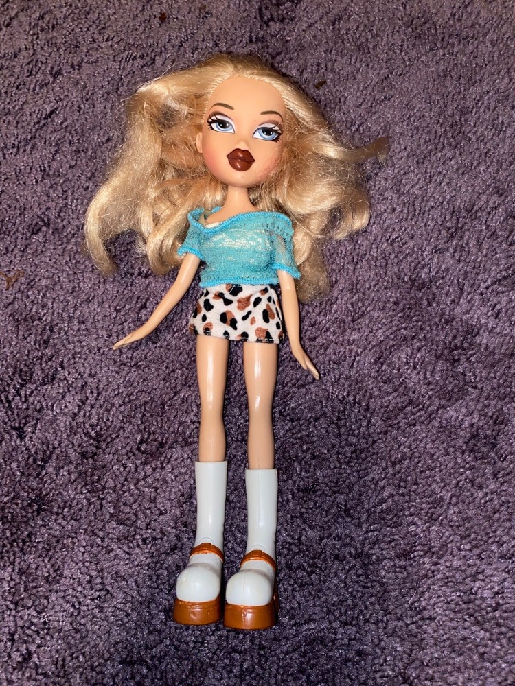 Bratz MGA 2001 First Edition Cloe Doll