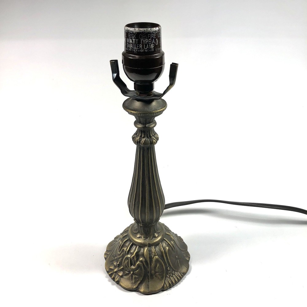 Vintage Styled Lily Pad Tiffany Style Brass Table Lamp Small 11” High EUC