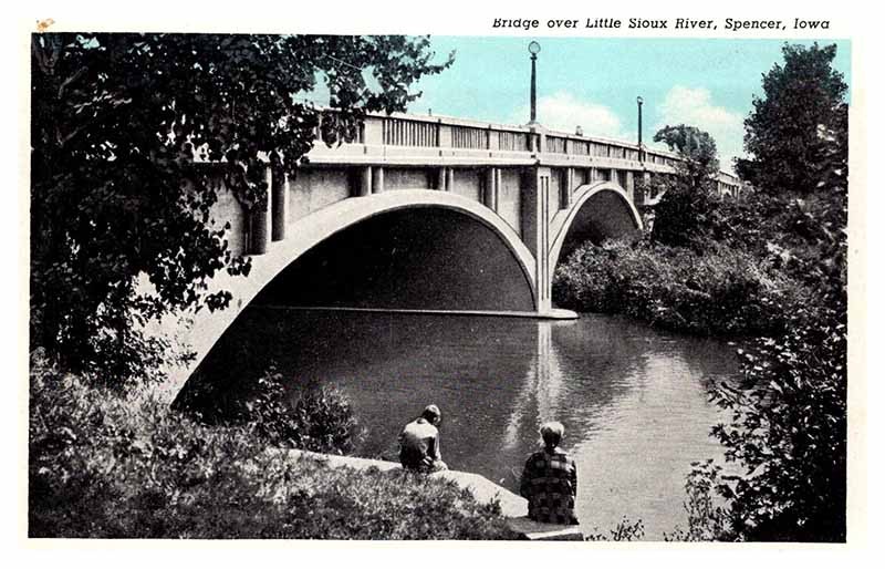 Postcard BRIDGE SCENE Spencer Iowa IA m/09 AP5916