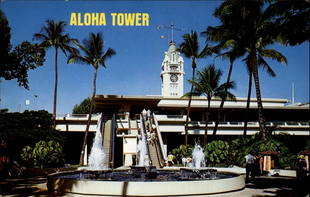 Honolulu Hawaii Aloha Tower Pier 10 fountain scenic unused vintage postcard