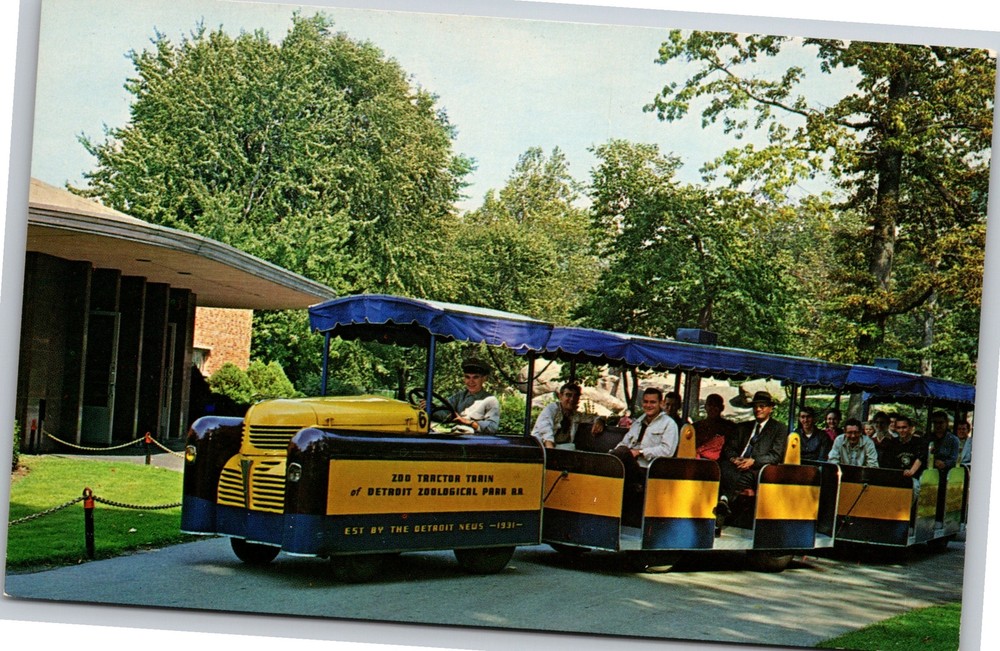 Royal Oak Michigan~Tractor Train Tour @ Detroit Zoological Park~Vintage Postcard