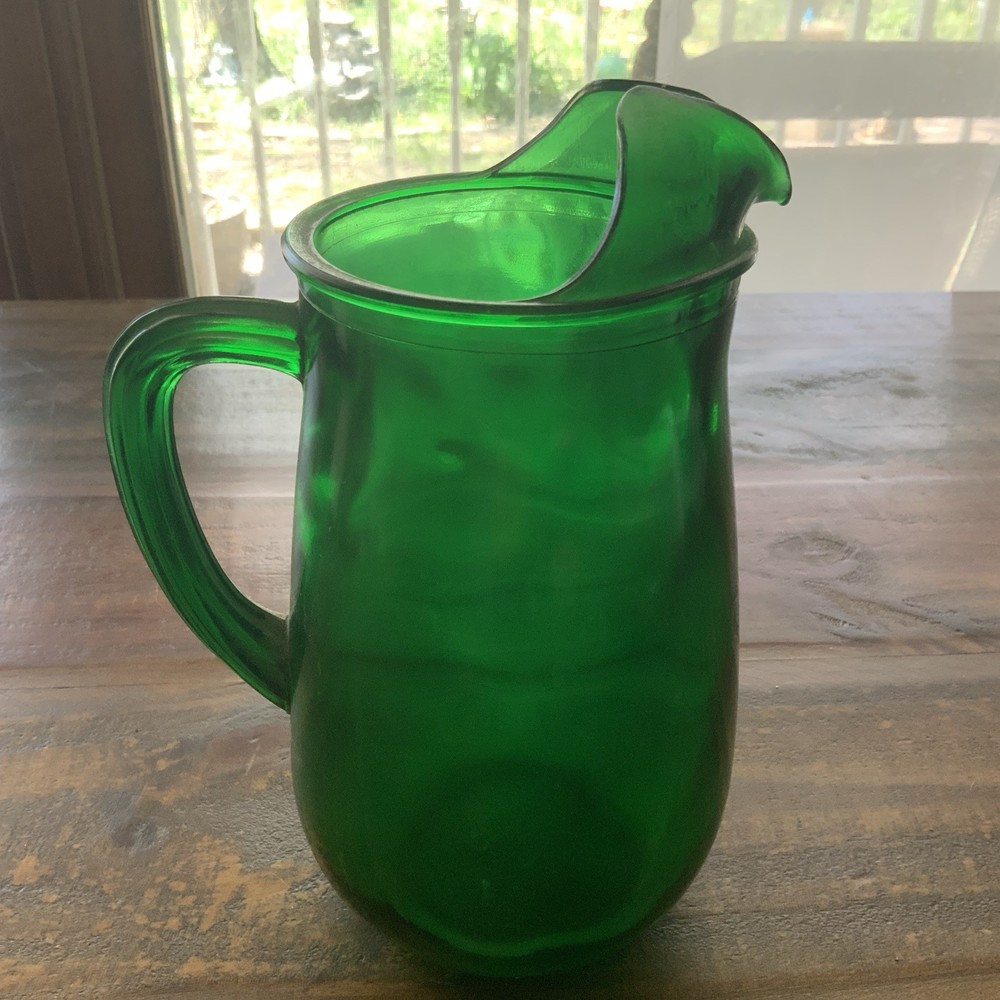 Vintage Anchor Hocking * Pinch Spout Pitcher * Emerald Green * 8”