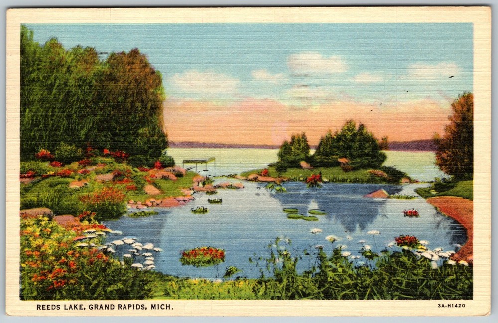 Reeds Lake, Grand Rapids, Michigan - Postcard