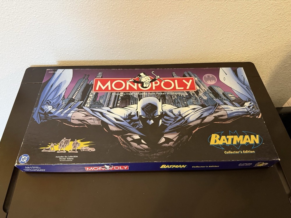 Monopoly Batman Collector's Edition Board Game  2005  - Complete