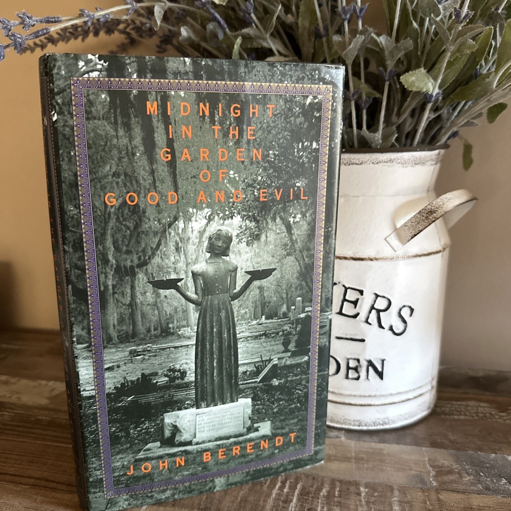 Midnight in the Garden of Good and Evil by John Berendt (1994, Hardcover)