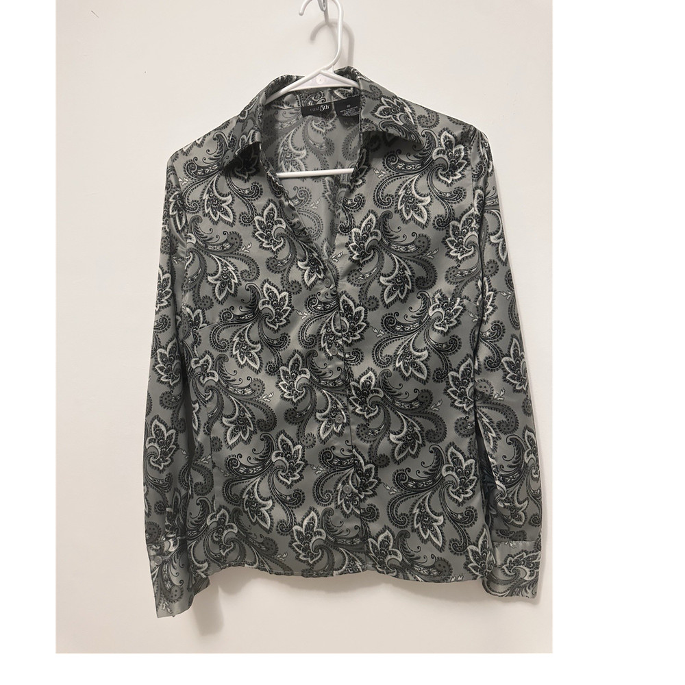 east 5th Women’s Size 10 Gray/Black Paisley Satin Button-Down Long Sleeve Blouse