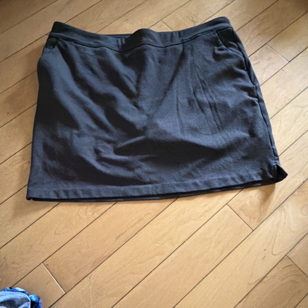 Black Solid Skort Short Length Skirt Women's Regular Size Type