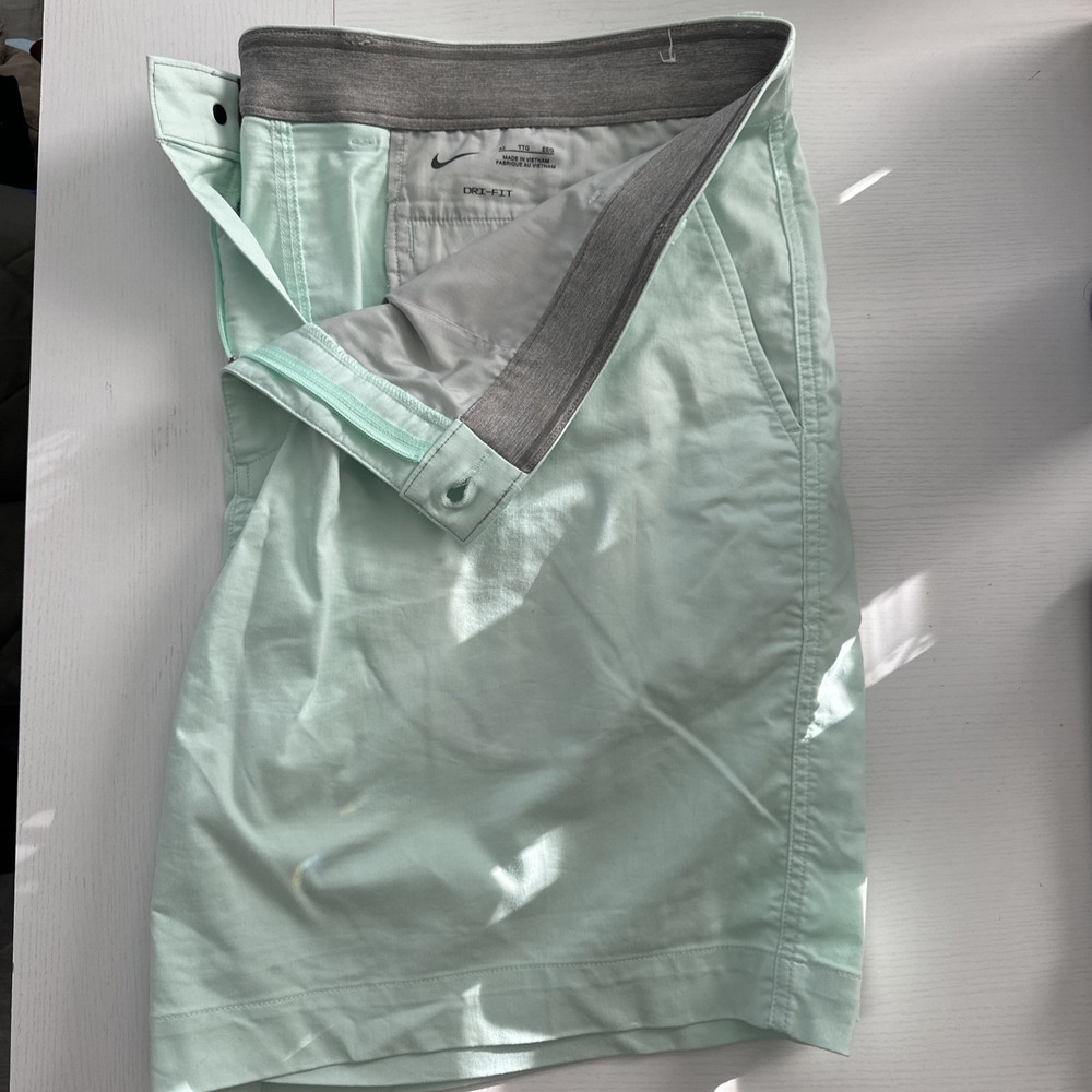 Mens Nike Golf Shorts Size 42