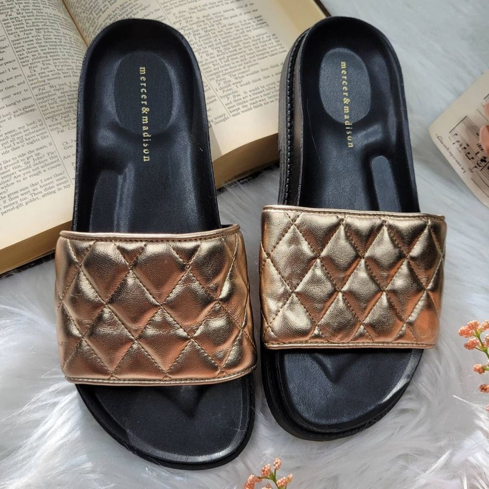 NWOT Mercer & Madison Quilted Rose Gold Slides 6.5