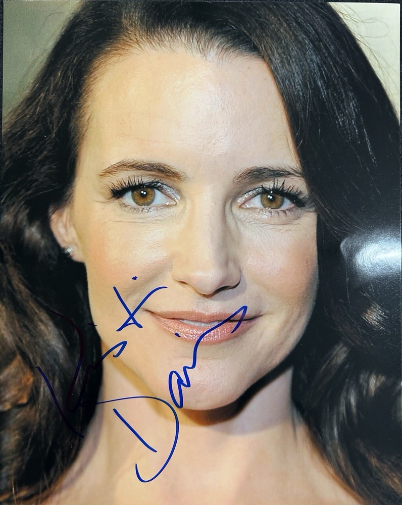 Kristin Davis hand signed autographed 8x10 photo w/Hologram COA