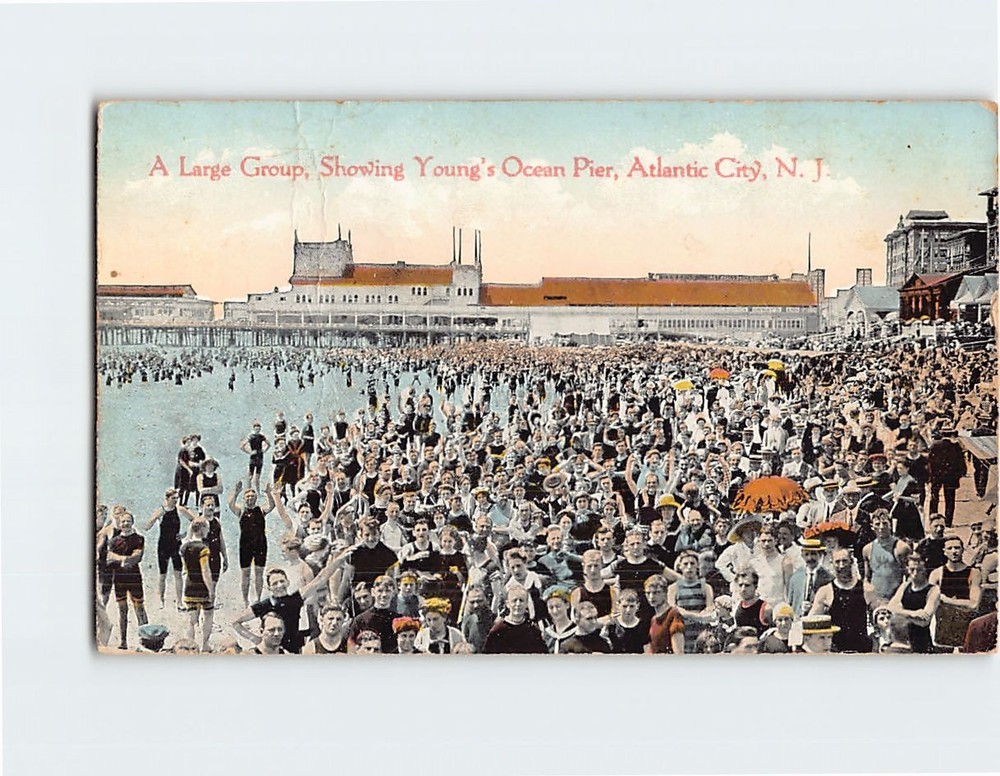 Postcard A Large Group Showing Youngs Ocean Pier Atlantic City New Jersey USA