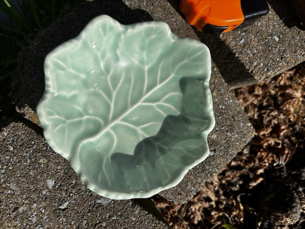 vintage cabbage leaf plate