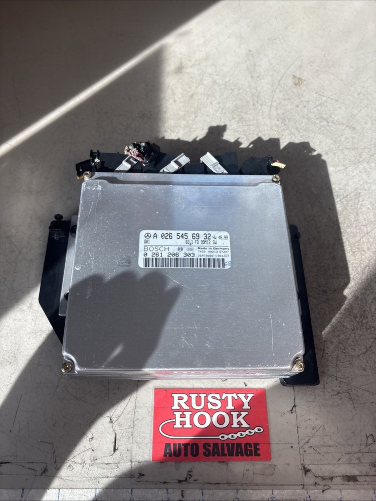 2000 Mercedes-Benz ML430 Engine Control Unit Module ECU A0265456932