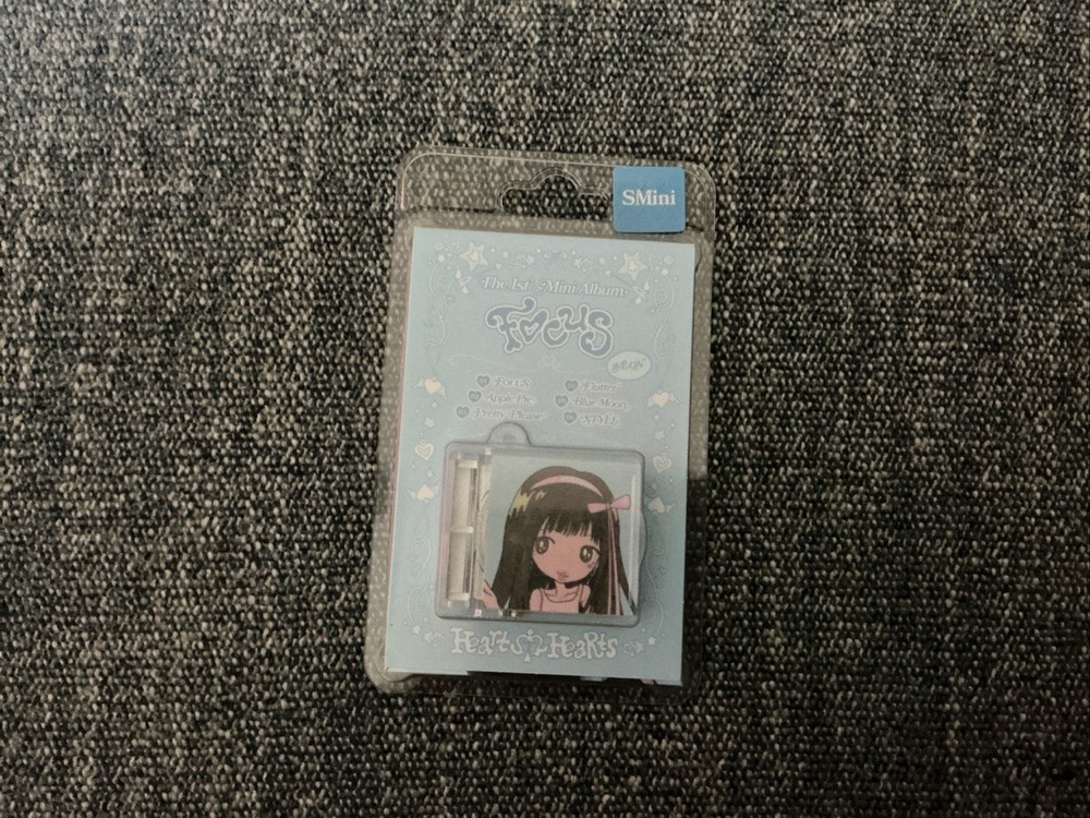 HEARTS2HEARTS Mini CD Album Yeon Ver (Photocard Included)