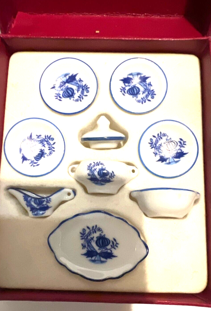 RuetterPorzellan Blue Onion 1:12 Scale Dollhouse Service for 4, 9-Piece Set, Made in Germany