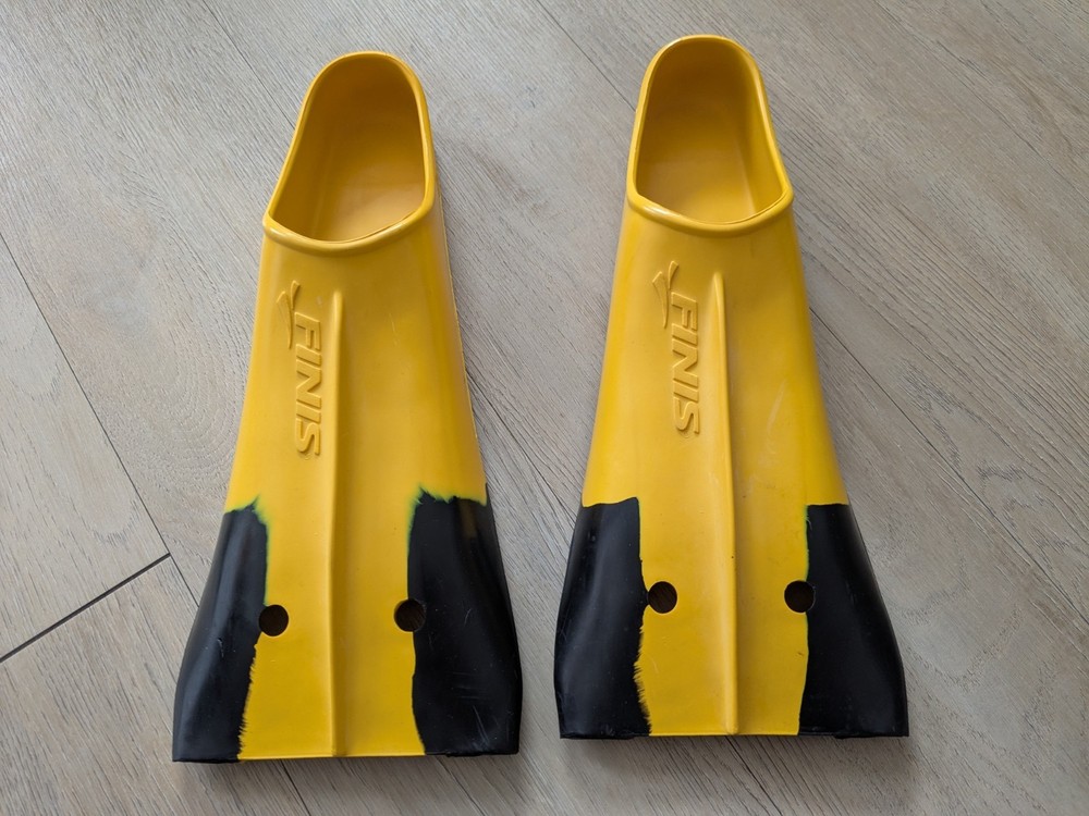 FINIS Z2 GOLD ZOOMERS Short Blade Swim Fins Size D