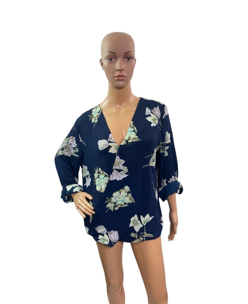 Soho New York Company Women’s Size L Long Roll Tab Sleeve V Neck Floral Blouse