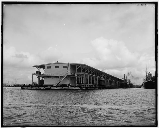 Photo:Pensacola Florida Commandancia Street Wharf 1900s Waterfront Dock