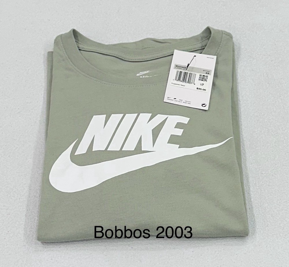 Nike Women's Sportswear Club Fleece Logo Crewneck Sweatshirt, Mint, Size XS