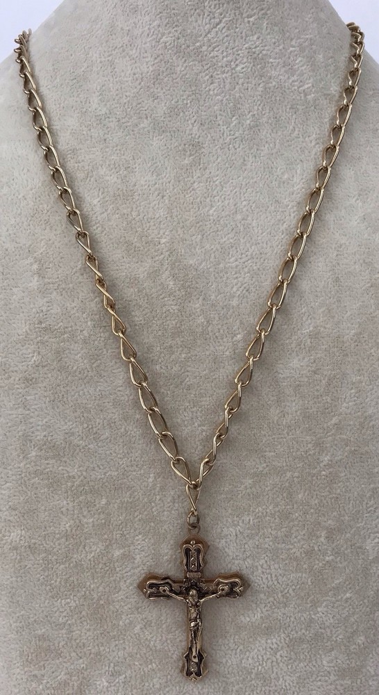 Vintage Sarah Coventry Gold Tone Cross Pendant Necklace