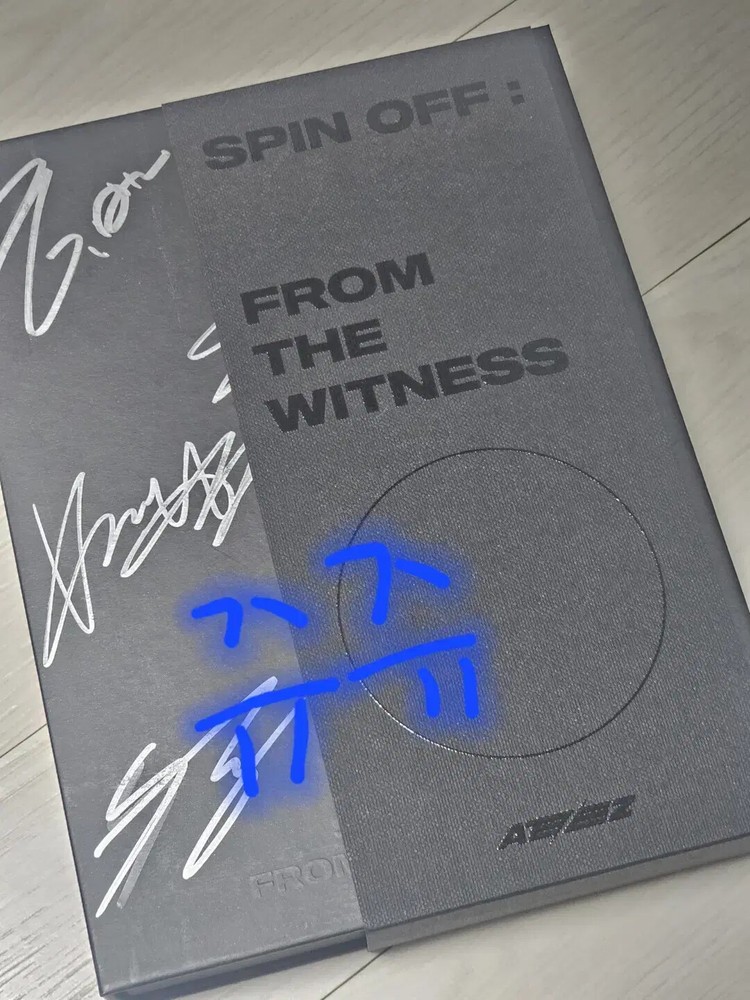 I am selling ateez's autograph album CD