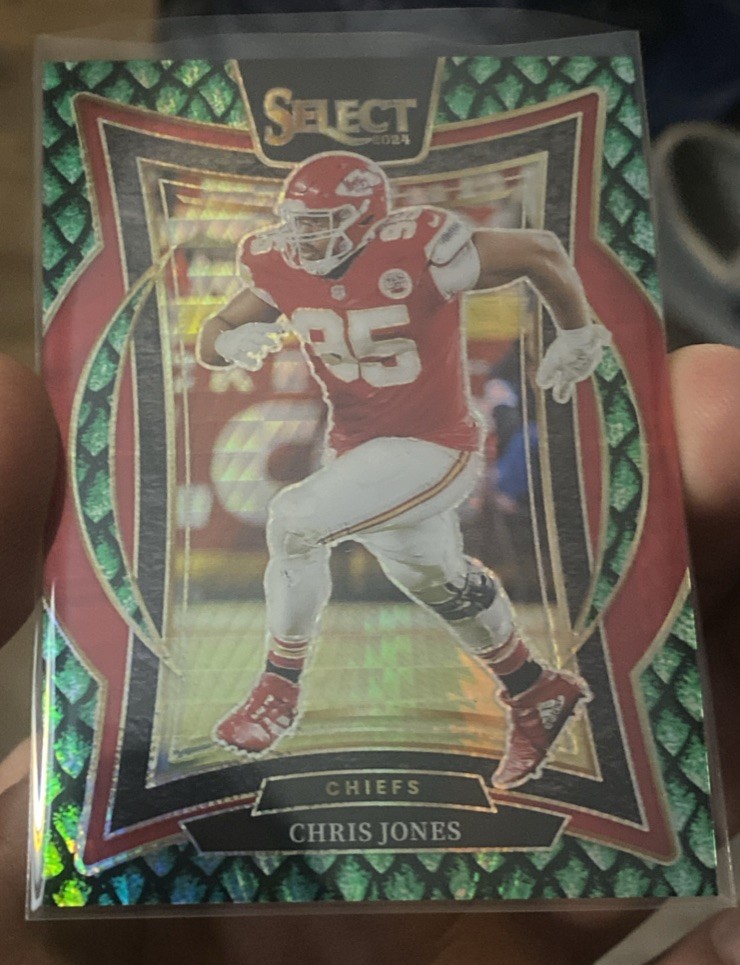 2024 Panini Select - Concourse Chris Jones #19 Dragon Scale Prizm /81