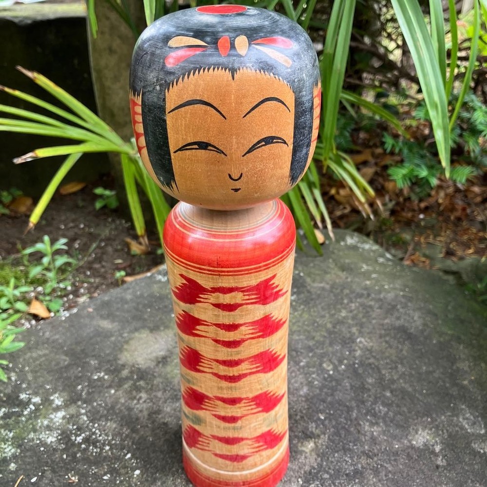 Kazuo Akiyama Kokeshi Doll Traditional Wooden 31cm Red Black Handcrafted