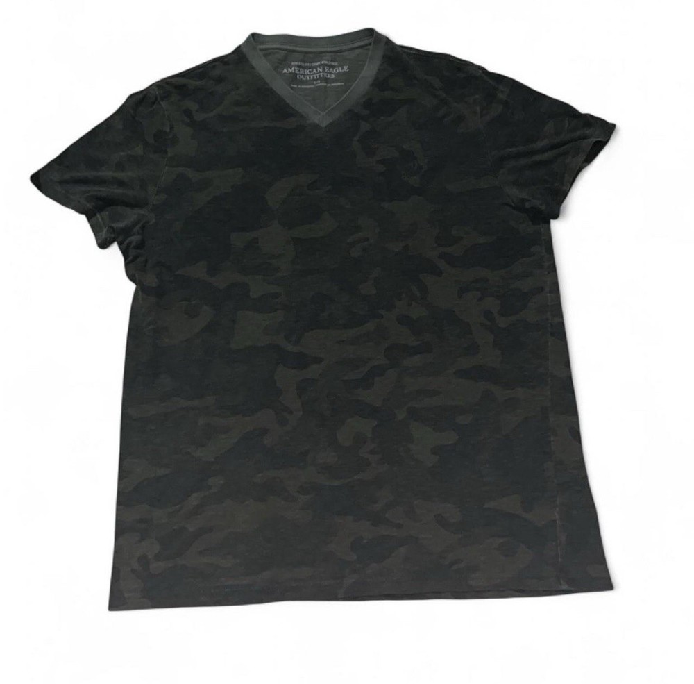American Eagle Size Large Green Camo Men’s Shirt V Neck