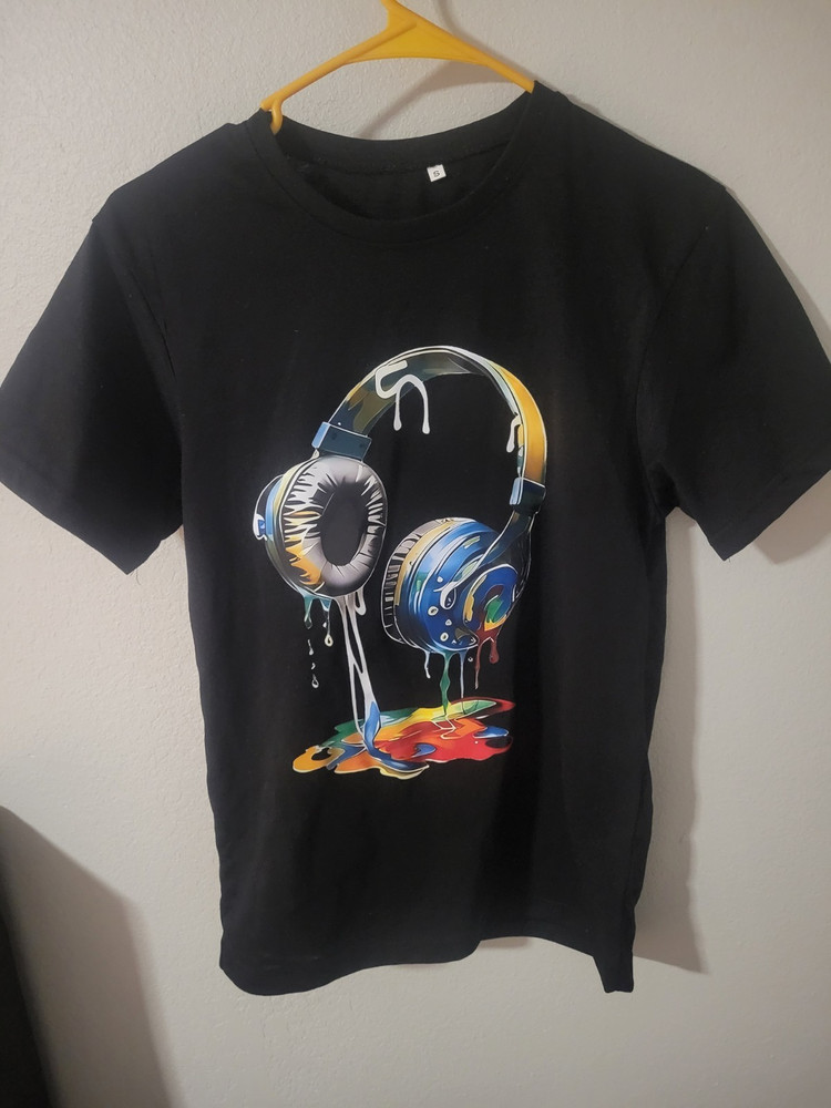 Black Graphic T-Shirt With Headphones Print, Crew Neck, Short Sleeve, Men S