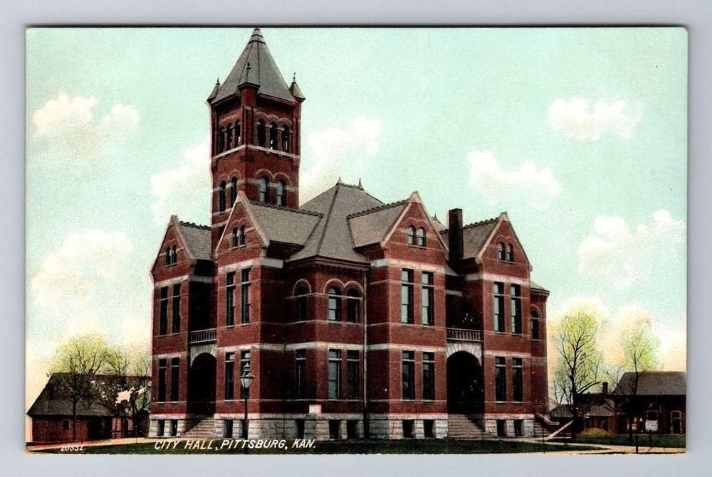 Pittsburg KS-Kansas, City Hall, Antique, Vintage Souvenir Postcard