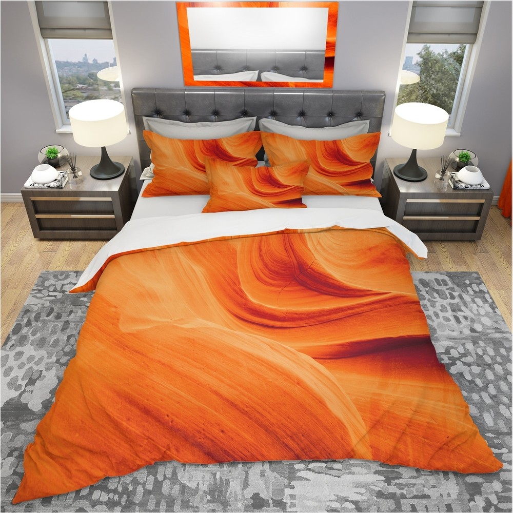 Designart 'Orange Upper Antelope Canyon' Landscape Bedding
