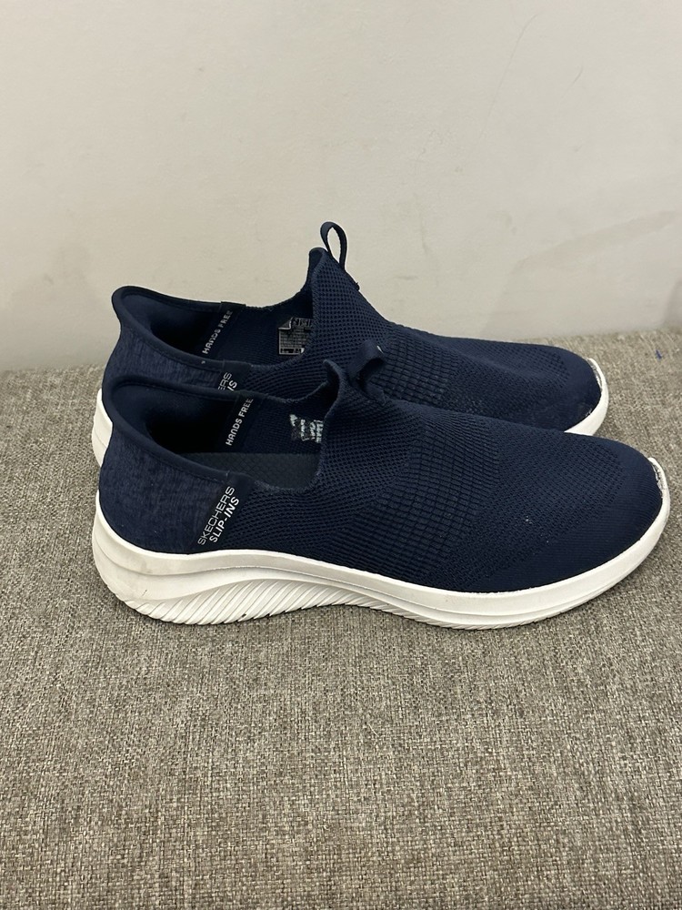 Skechers Women’s Navy Blue Slip On Walking Shoes Size 8