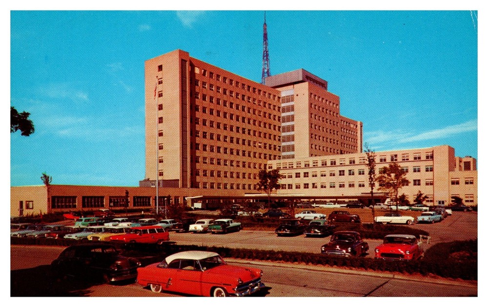 Pittsburgh PA Veterans Administration Hospital Cars Posted 1961 Chrome Postcard