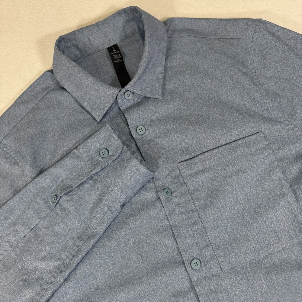 Lululemon Long Sleeve Button Up Commission Shirt Mens Small Blue