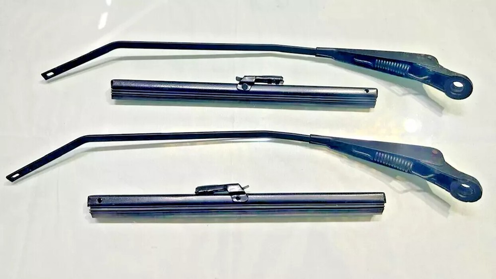 ROXOR Jeep Windshield Wiper Kit with Replacement Blade