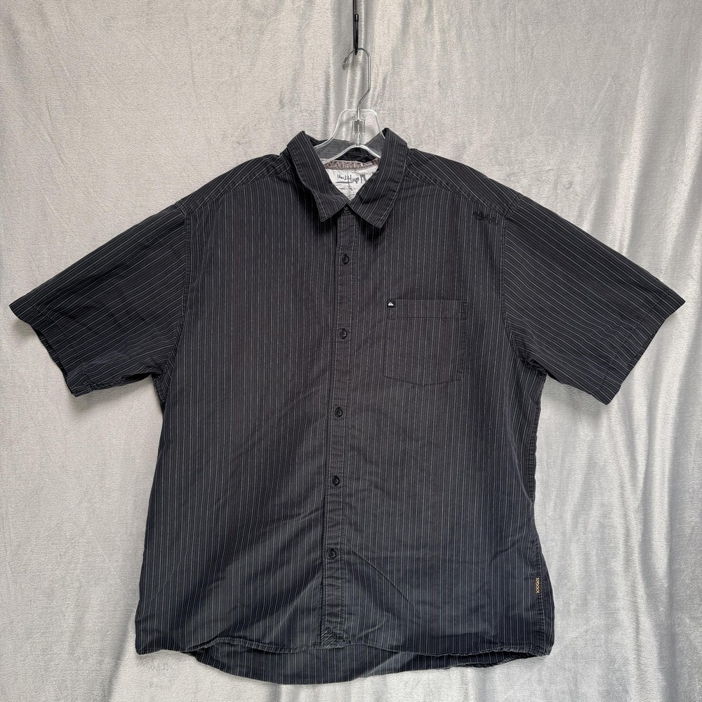 Quiksilver Shirt Mens XL Black Pinstripe Short Sleeve Button Front Pocket Casual