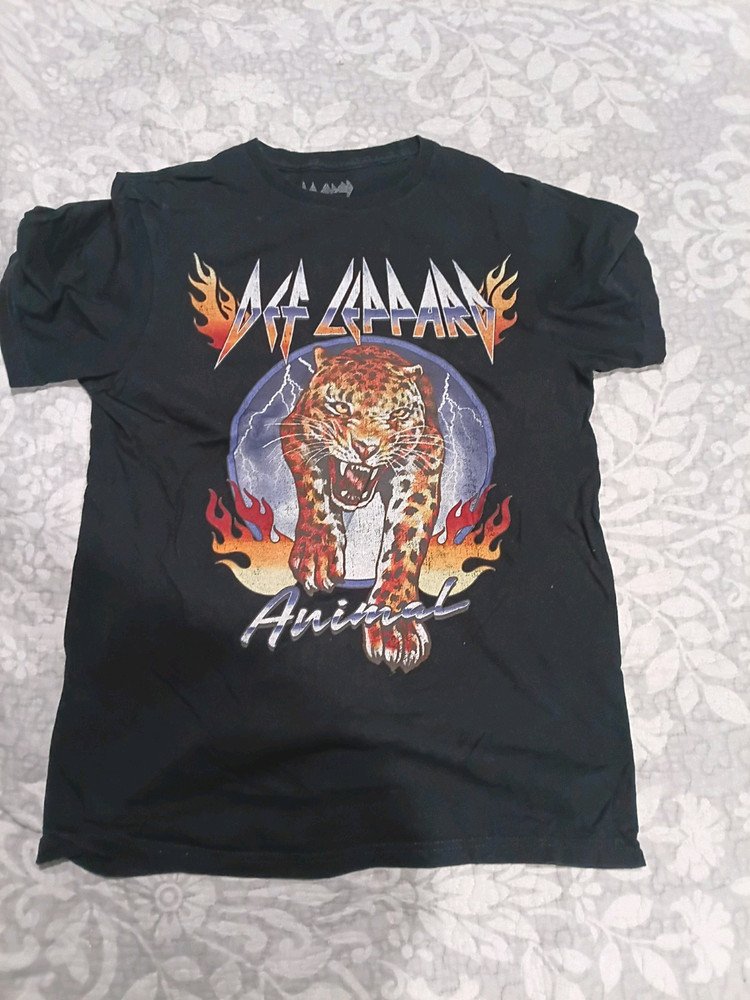 Def Leppard Animal Black Graphic Print Crew Neck T-Shirt Unisex S Cotton