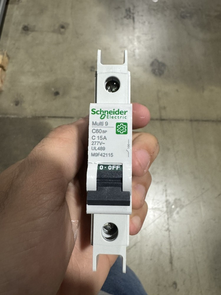 New Schneider circuit breaker 1 pole 15 amp C multi 9 square D M9F42115 (UL489)