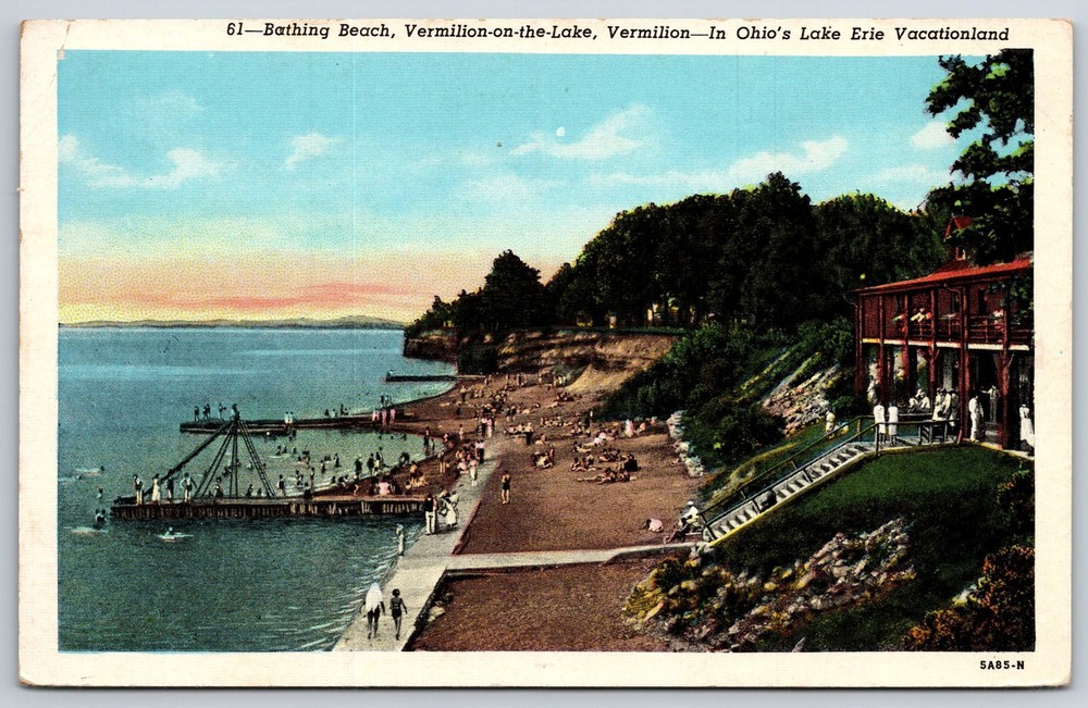Ohio~Bathing Beach @ Vermilion-On-The-Lake~American Art Vintage Linen Postcard