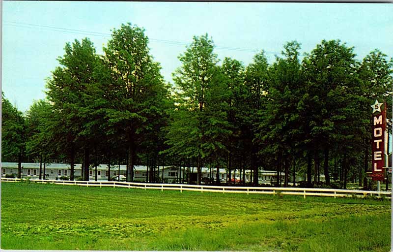 Postcard MOTEL SCENE Greenup Illinois IL m/09 AO9333